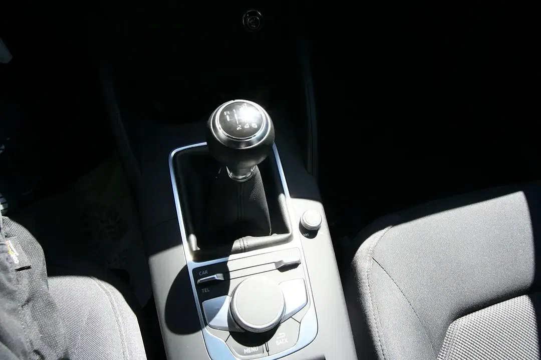 Audi A3 30 TFSI Sportback Base - Thumbnail 12