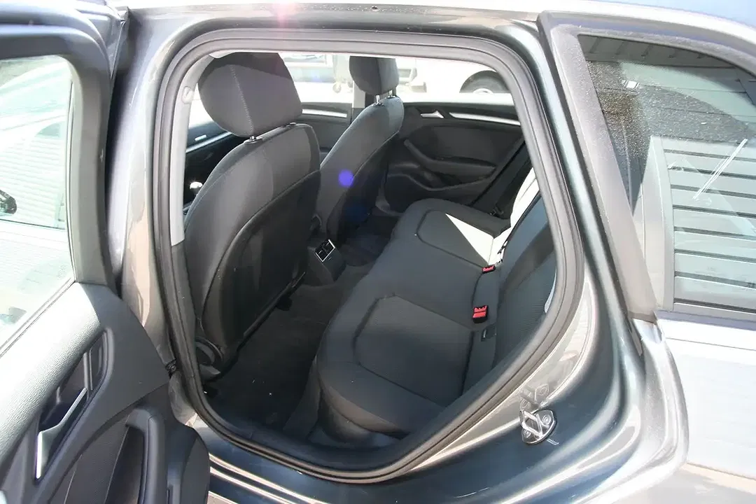 Audi A3 30 TFSI Sportback Base - Thumbnail 8