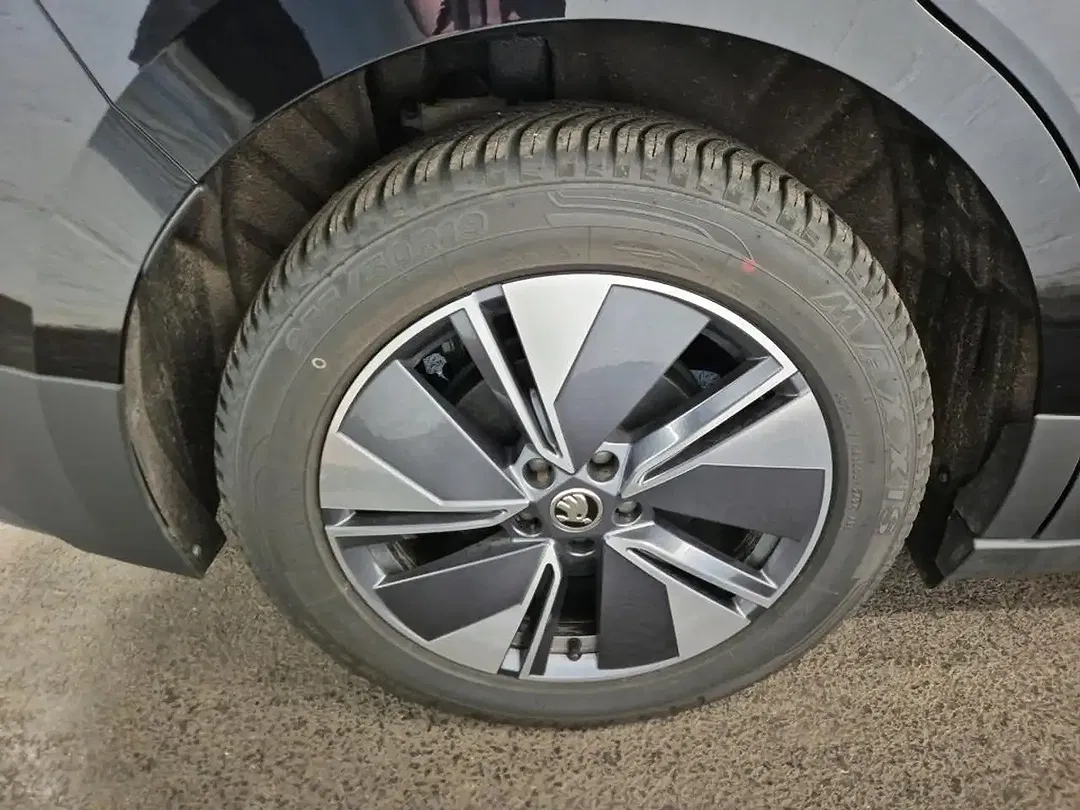Skoda Enyaq 85 Loft - Thumbnail 11