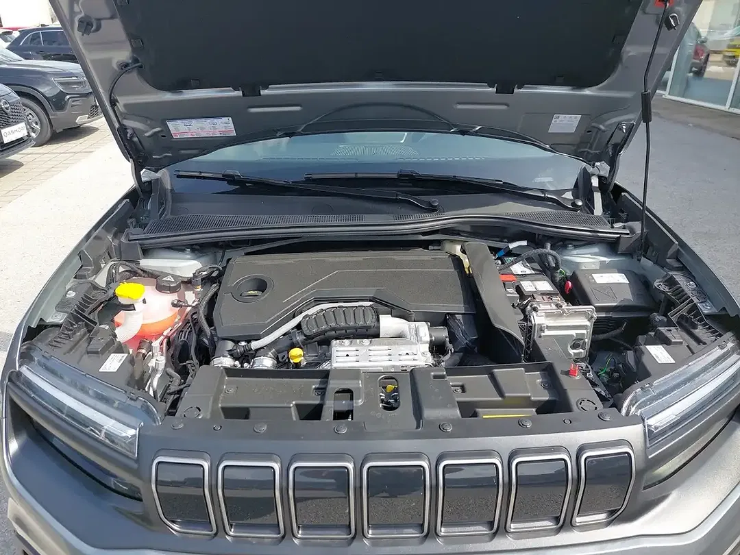 Jeep Avenger e-Hybrid Altitude - foto 19