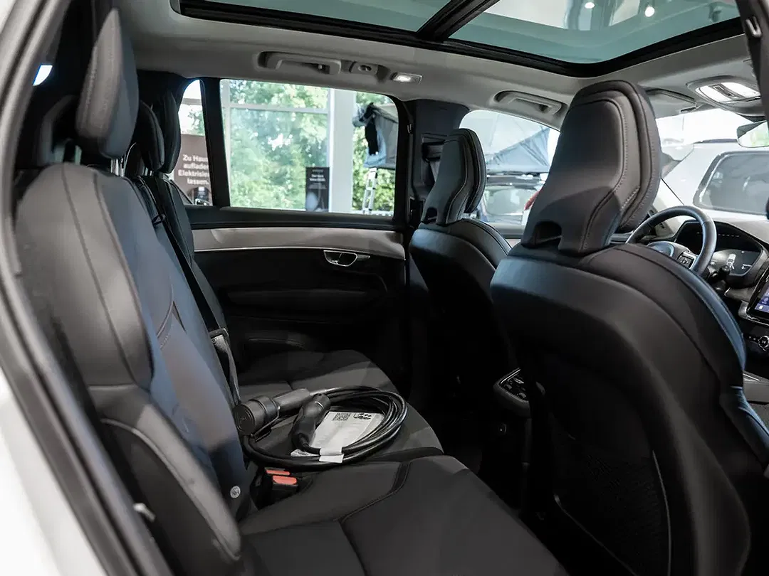 Volvo XC90 T8 PHEV Hybrid AWD Recharge Plus Dark - Thumbnail 6