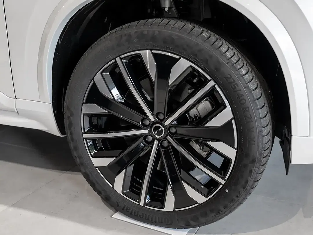 Volvo XC90 T8 PHEV Hybrid AWD Recharge Plus Dark - Thumbnail 7
