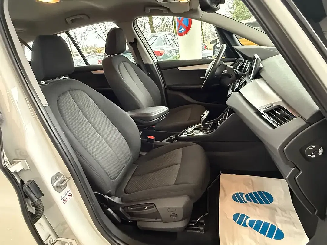 BMW 218 - Thumbnail 7