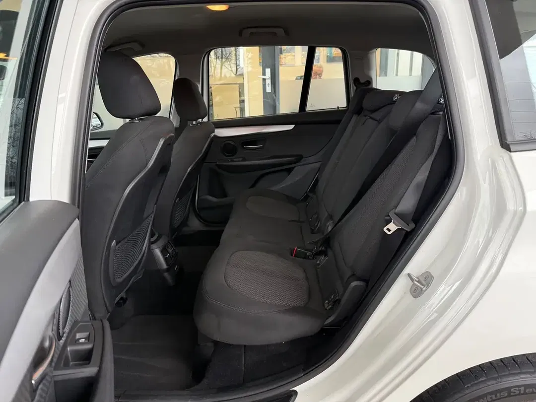 BMW 218 - foto 8