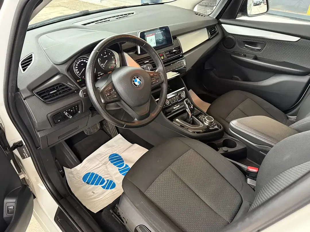 BMW 218 - Thumbnail 5