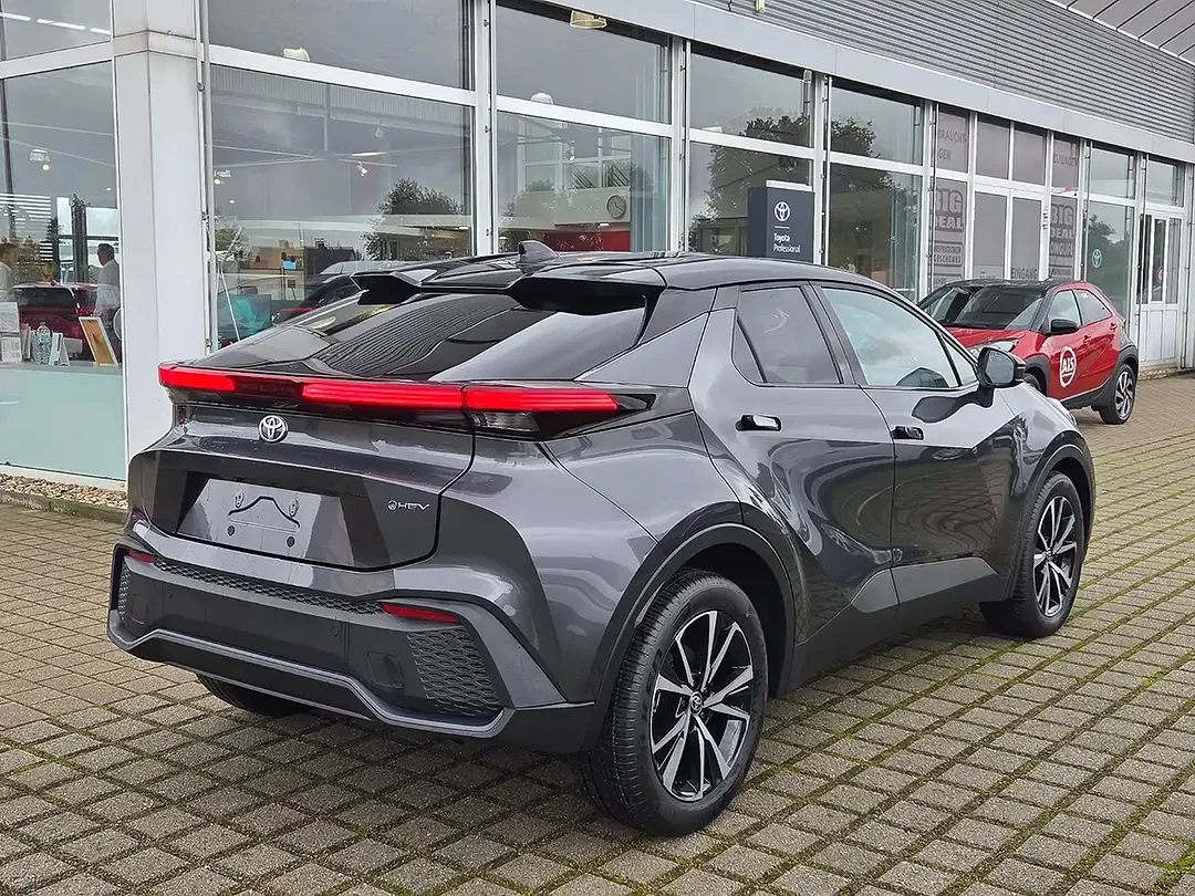 Toyota C-HR Hybrid Teamplayer - Thumbnail 6