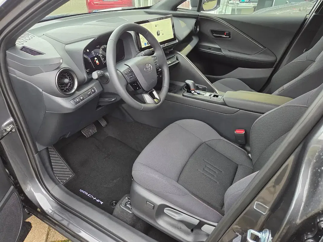 Toyota C-HR Hybrid Teamplayer - Thumbnail 8