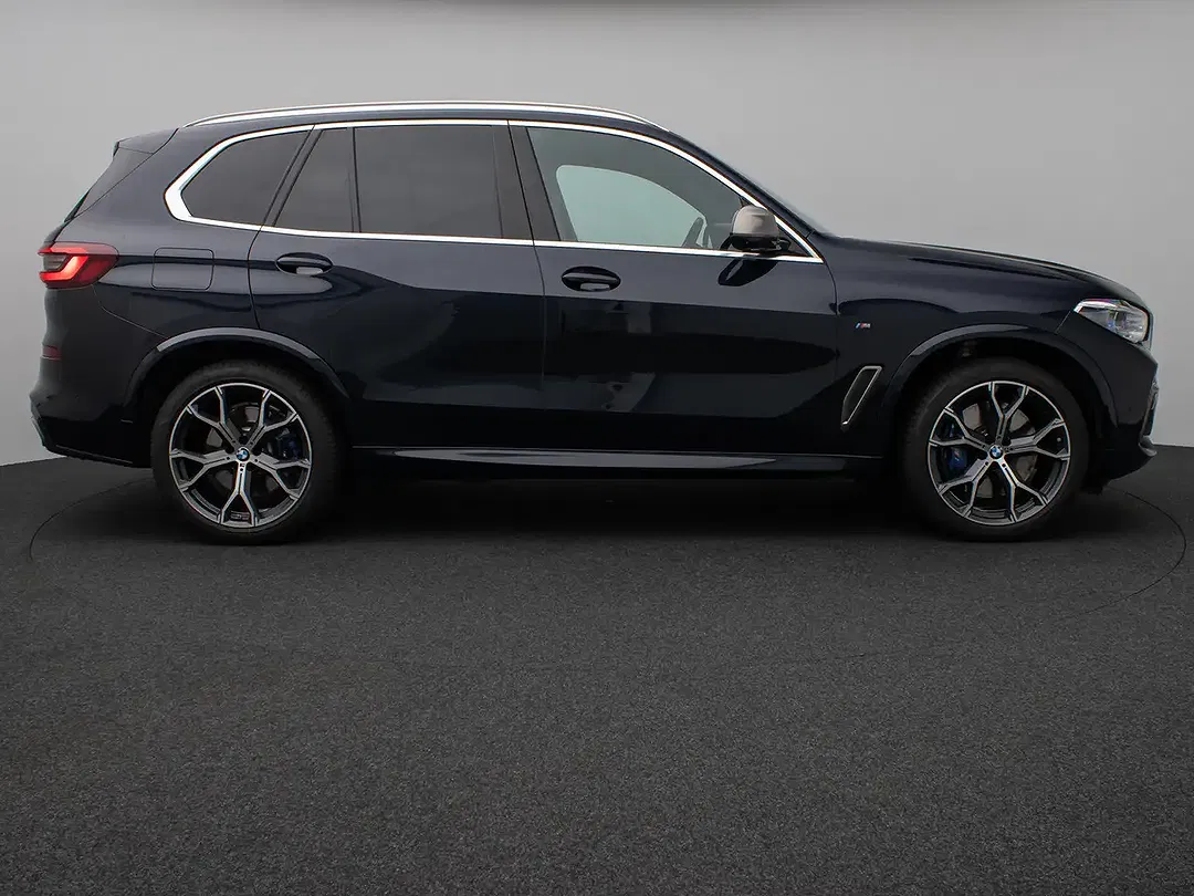 BMW X5 M - Thumbnail 3