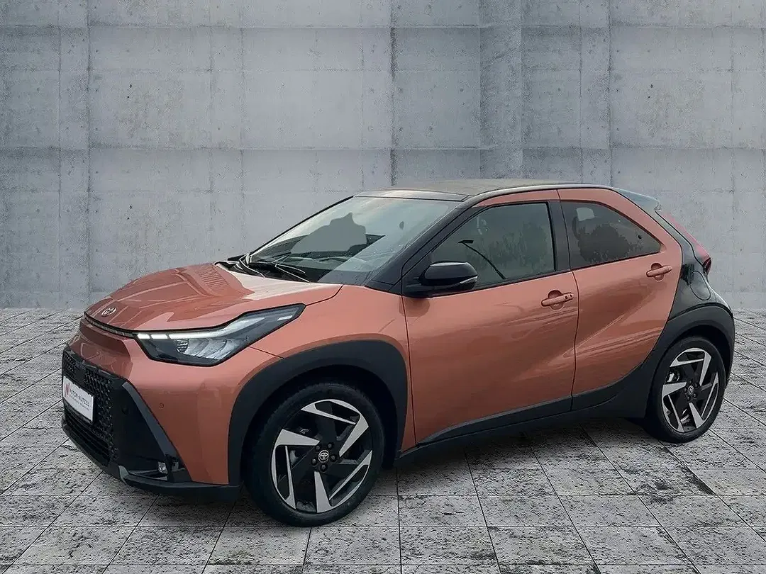 Toyota Aygo X 1.5 Hybrid Lounge - Thumbnail 2