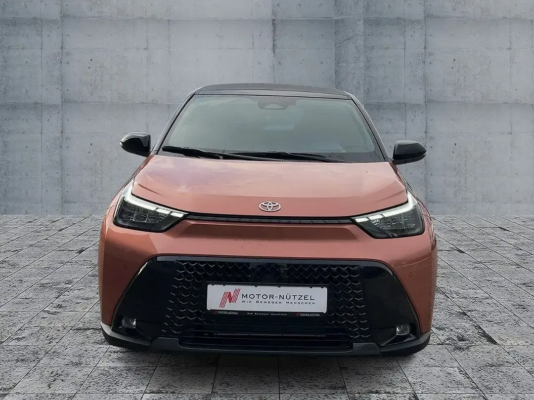 Toyota Aygo X 1.5 Hybrid Lounge - Thumbnail 3