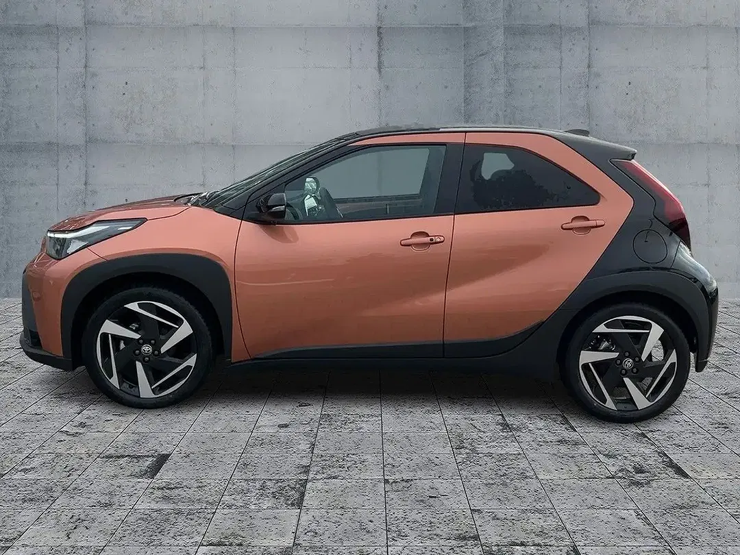 Toyota Aygo X 1.5 Hybrid Lounge - Thumbnail 4