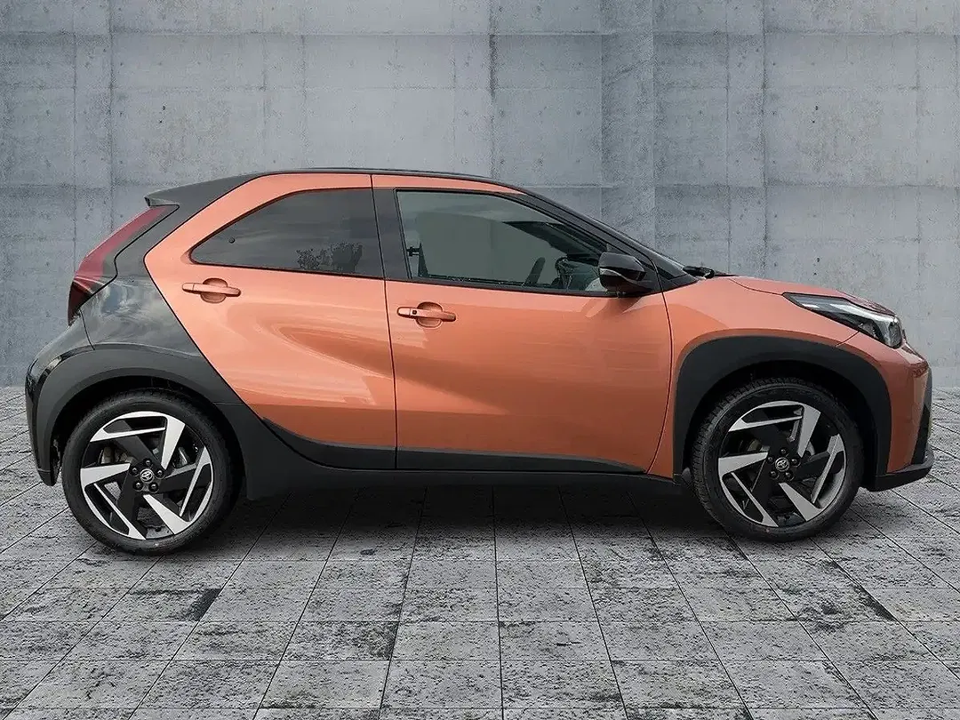 Toyota Aygo X 1.5 Hybrid Lounge - Thumbnail 7