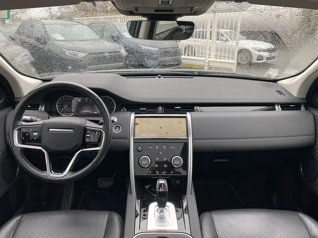 Land Rover Discovery Sport 4x4 PHEV R-Dynamic - Thumbnail 11