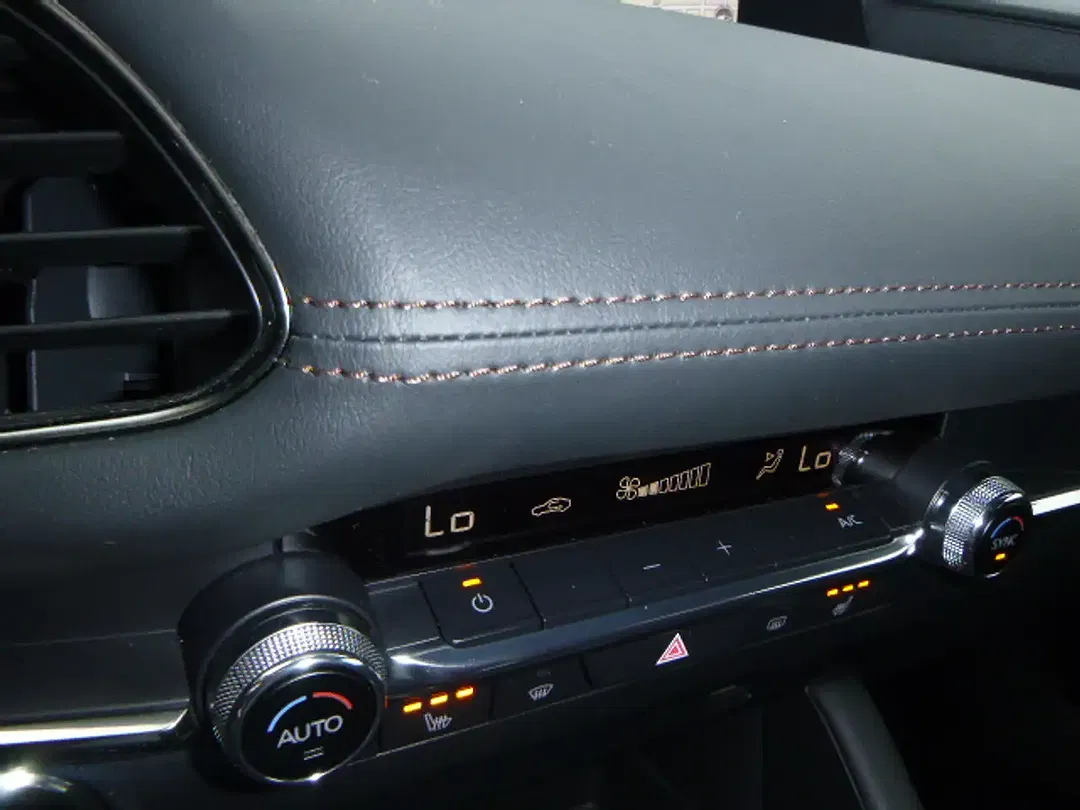 Mazda 3 2.0 SKYACTIV-X MHEV Selection Design - Thumbnail 14