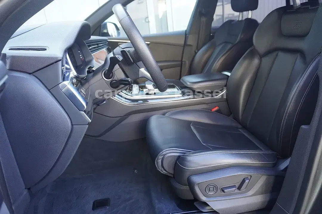 Audi SQ8 4.0 TDI quattro Matrix LED - Thumbnail 13