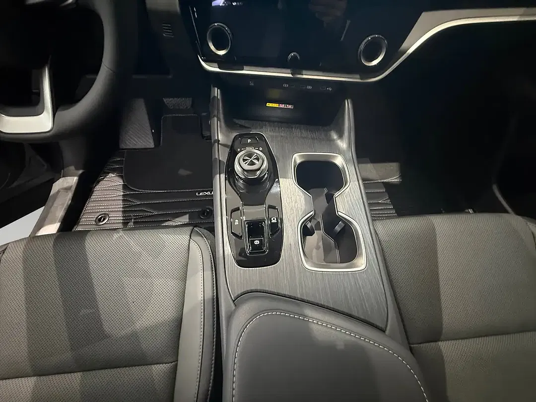 Lexus RZ AUT Executive - Thumbnail 12