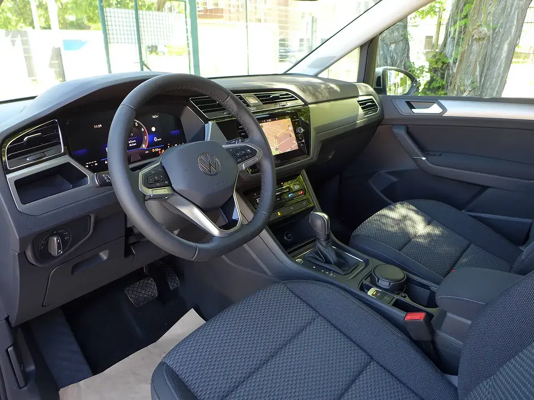Volkswagen Touran 1.5 TSI DSG Comfortline - Thumbnail 4