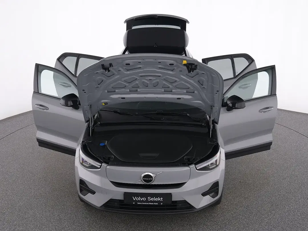 Volvo XC40 EV Core - Thumbnail 13