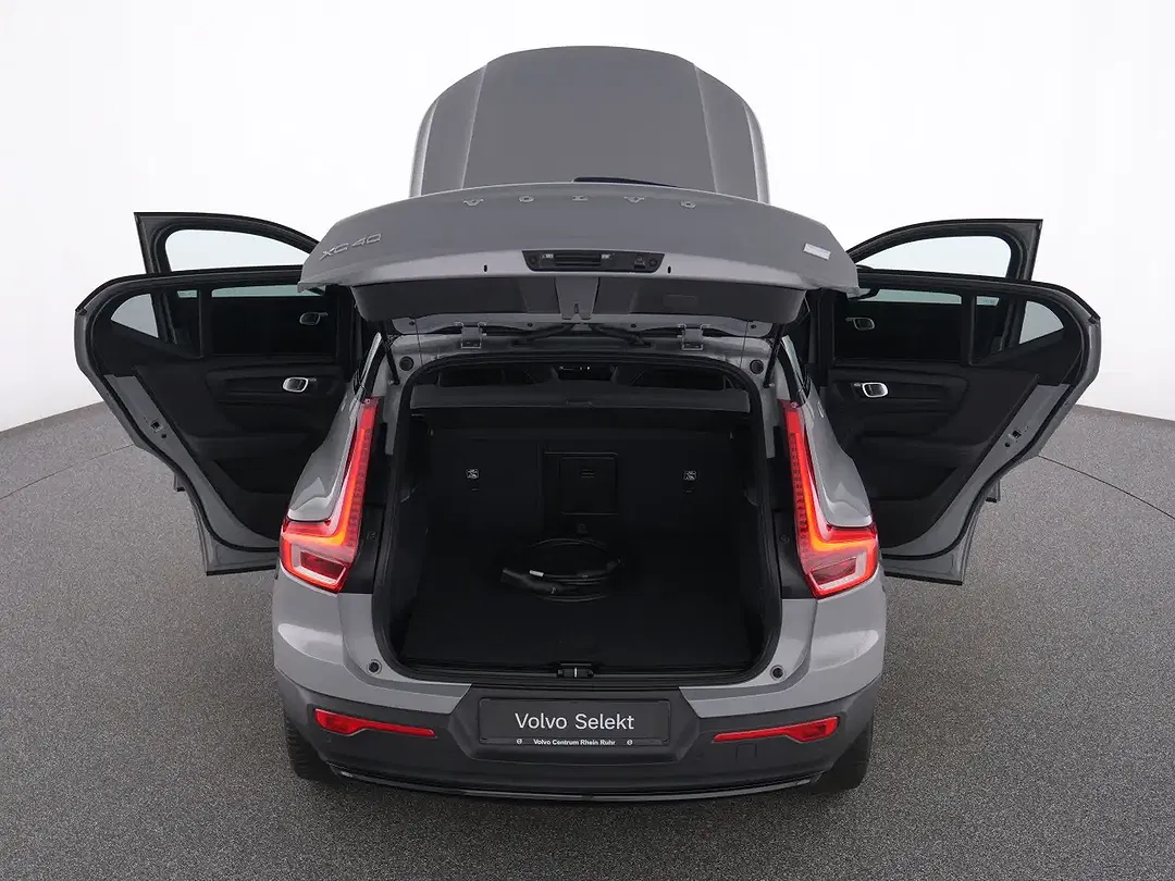 Volvo XC40 EV Core - Thumbnail 14