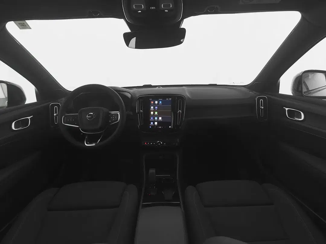 Volvo XC40 EV Core - Thumbnail 4