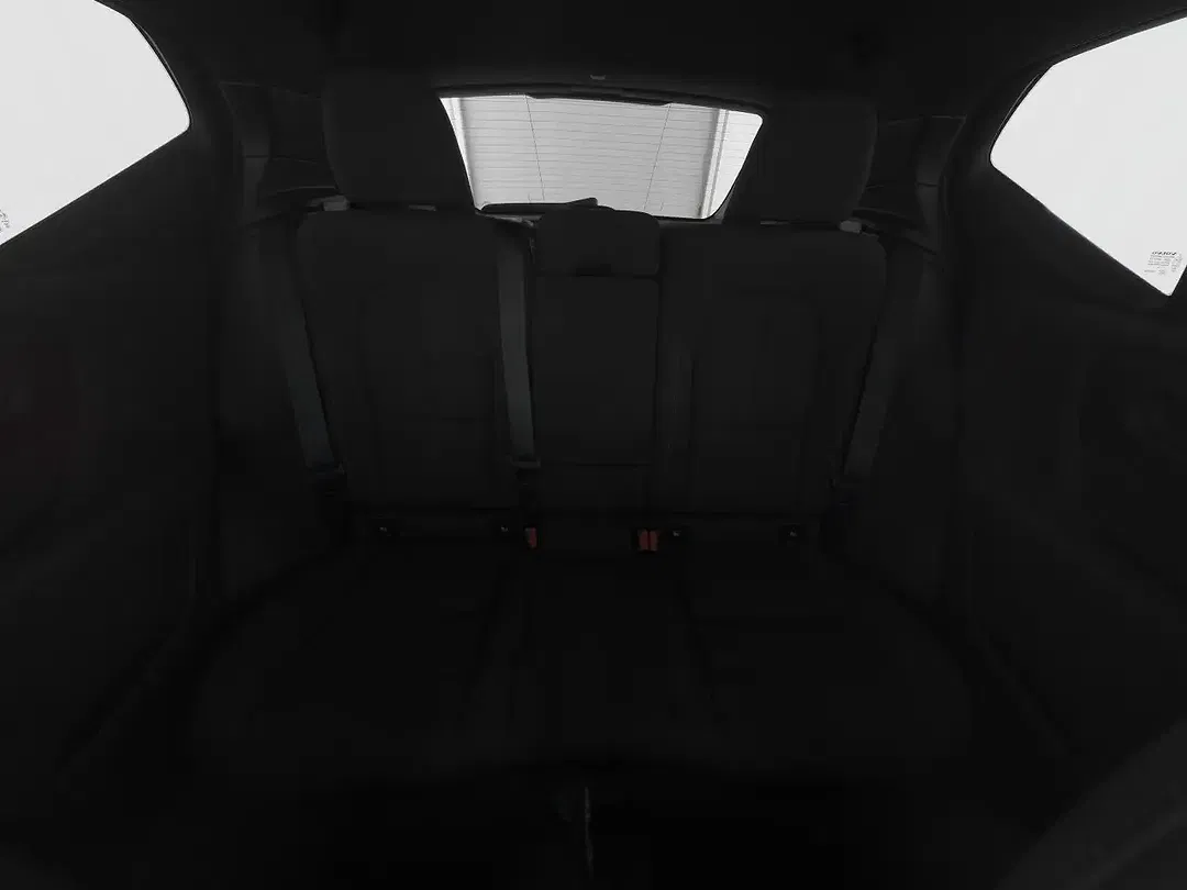 Volvo XC40 EV Core - Thumbnail 6