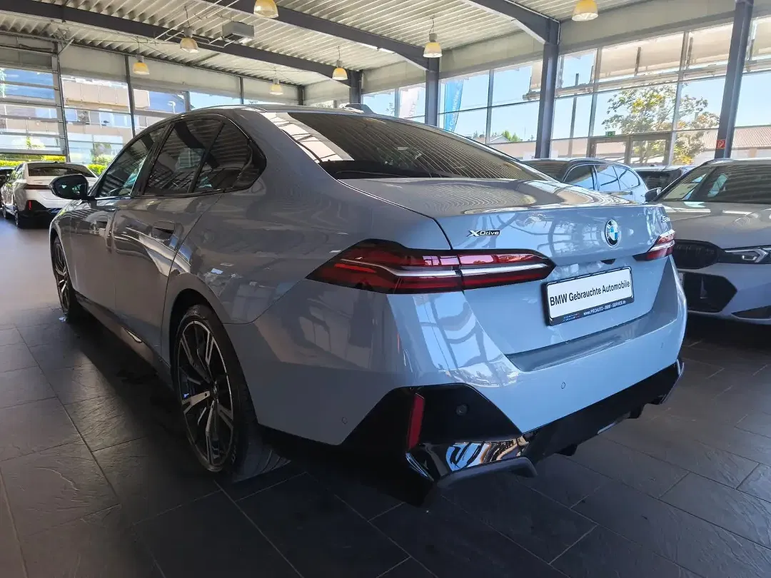 BMW 520 xDrive M Sport - Thumbnail 4