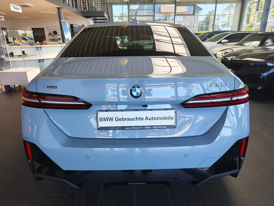BMW 520 xDrive M Sport - Thumbnail 5