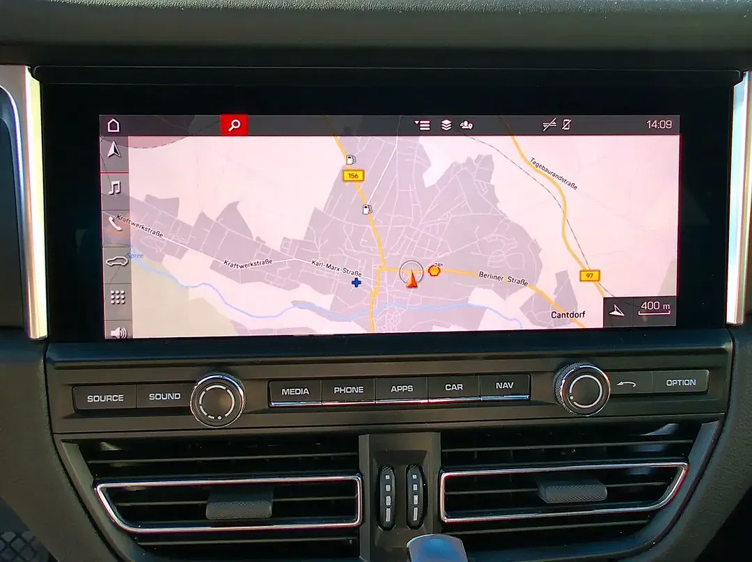 Porsche Macan - Thumbnail 11