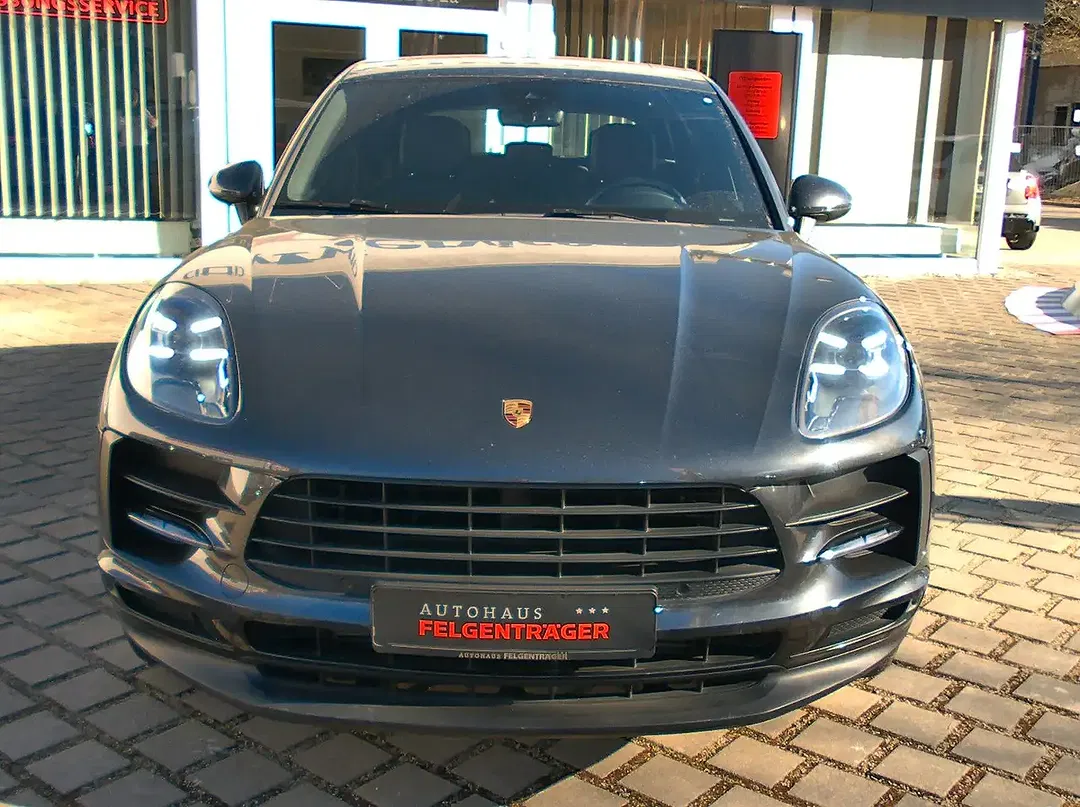 Porsche Macan - Thumbnail 3