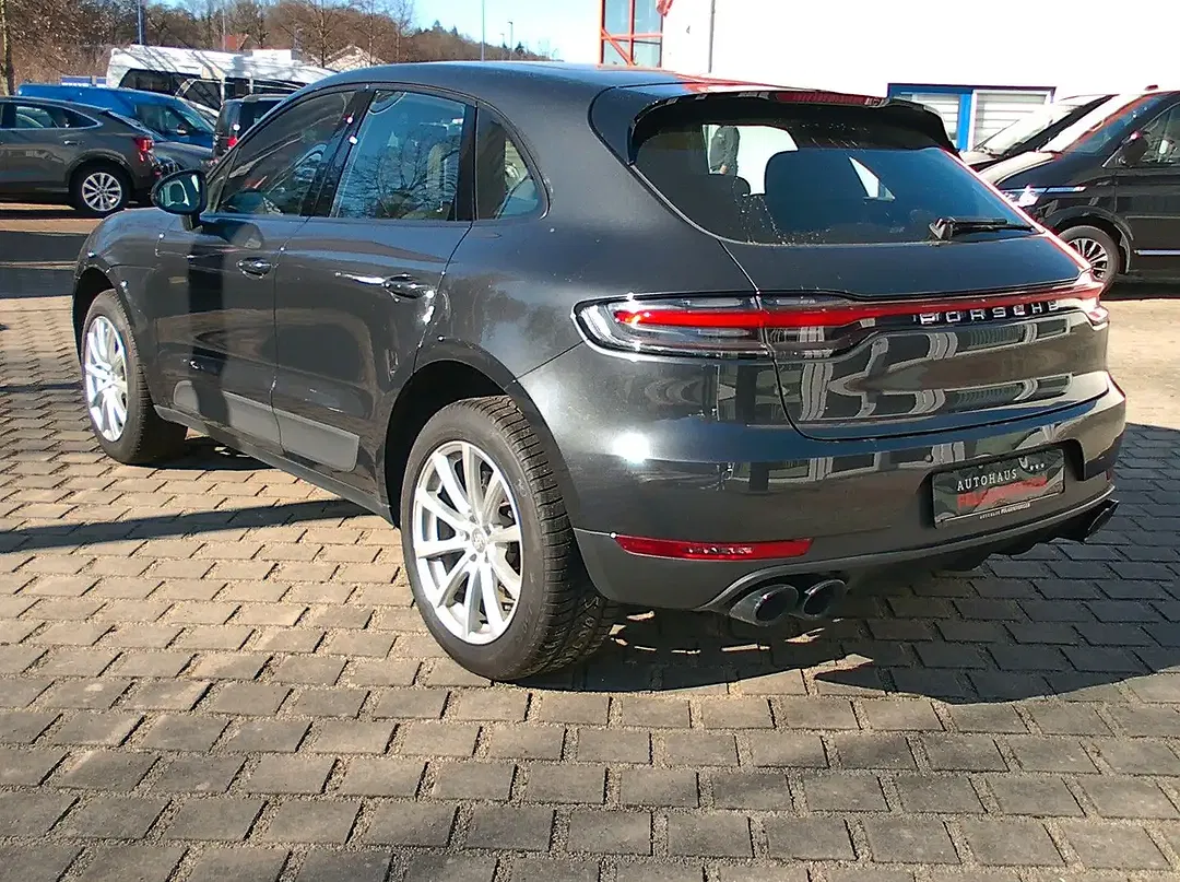 Porsche Macan - Thumbnail 4