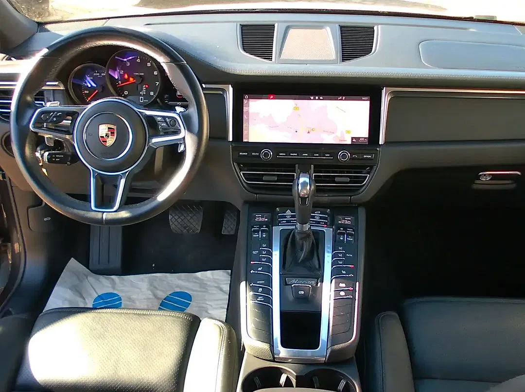 Porsche Macan - Thumbnail 9