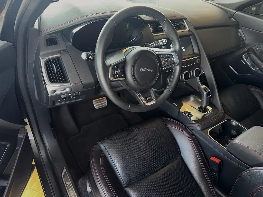 Jaguar E-Pace 4x4 Chequered Flag - Thumbnail 3