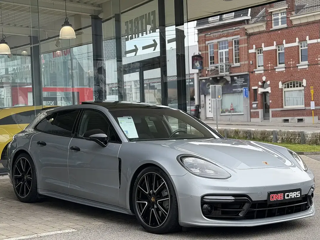 Porsche Panamera Turbo - Thumbnail 3