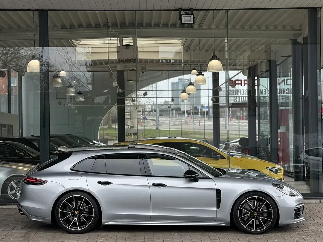 Porsche Panamera Turbo - Thumbnail 8