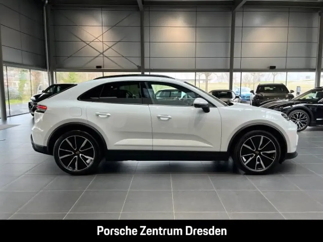 Porsche Macan 4 Plus - Thumbnail 10