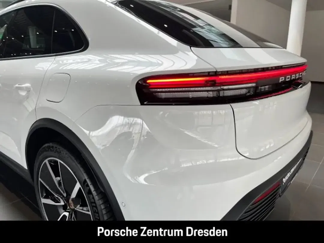 Porsche Macan 4 Plus - Thumbnail 14
