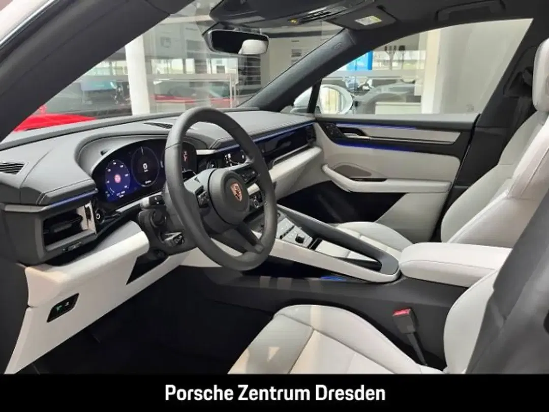 Porsche Macan 4 Plus - Thumbnail 4