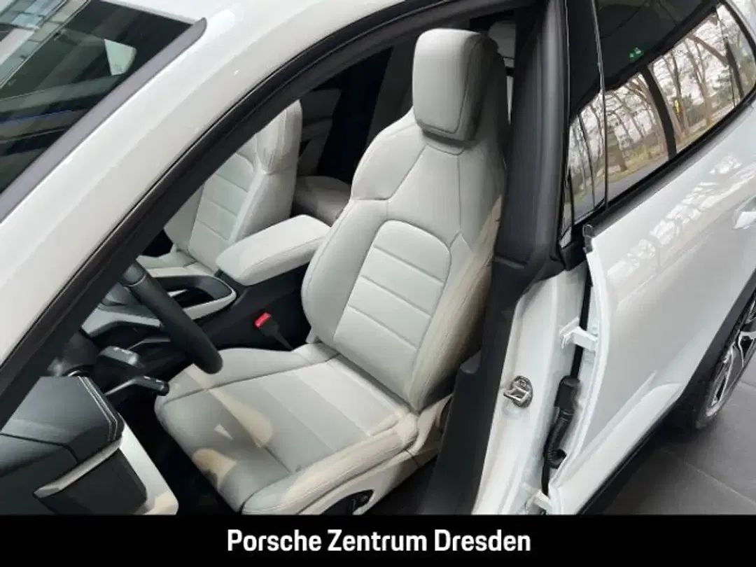Porsche Macan 4 Plus - Thumbnail 5