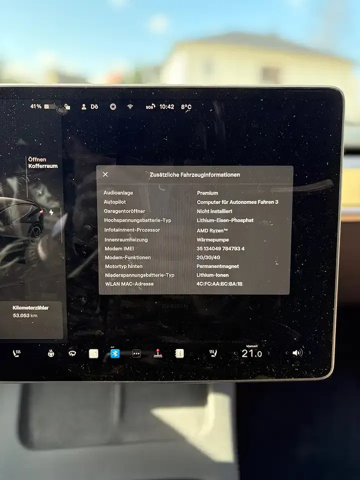 Tesla Model Y RWD Performance Standard Range - Thumbnail 12