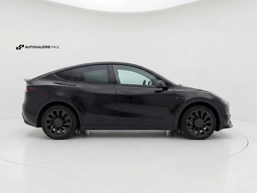 Tesla Model Y RWD Performance Standard Range - foto 2