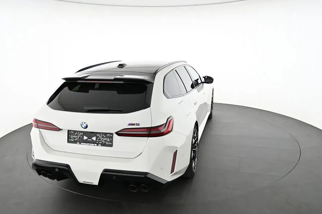 BMW M5 - Thumbnail 12