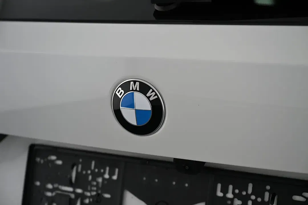 BMW M5 - Thumbnail 13