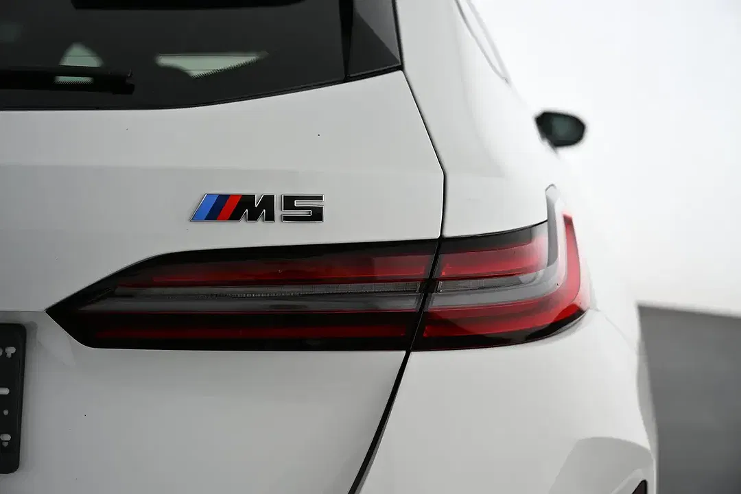 BMW M5 - Thumbnail 14