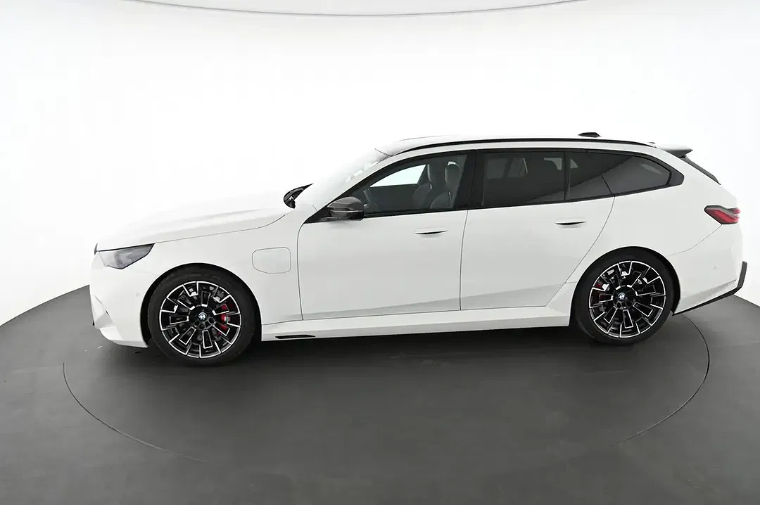 BMW M5 - Thumbnail 5