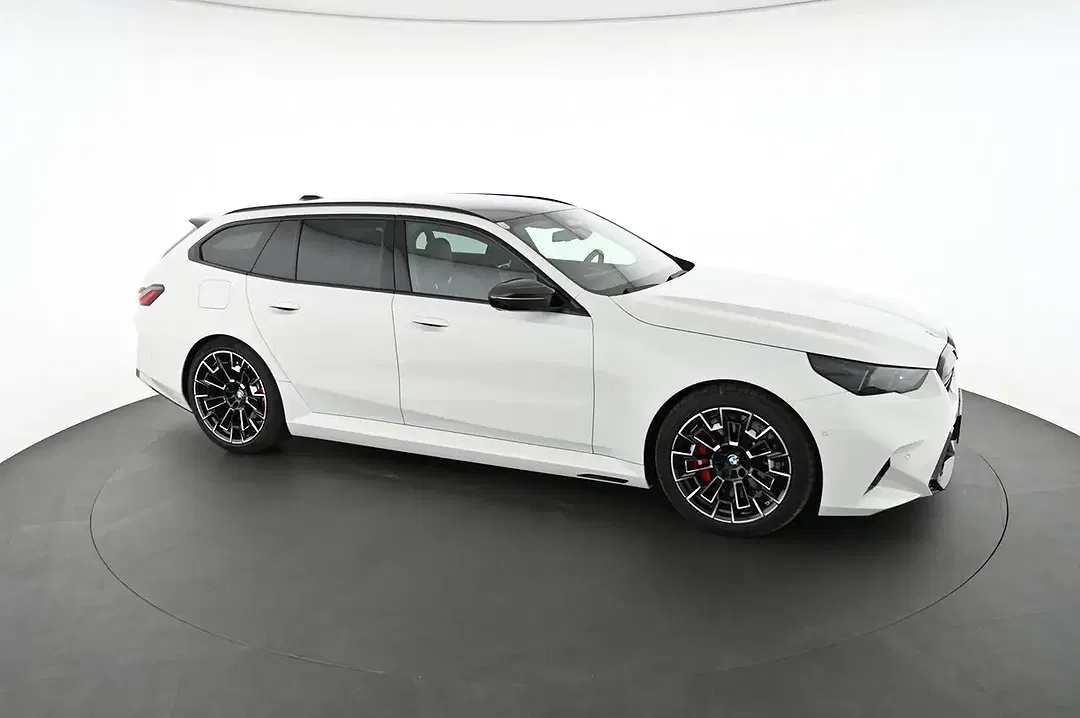 BMW M5 - Thumbnail 8