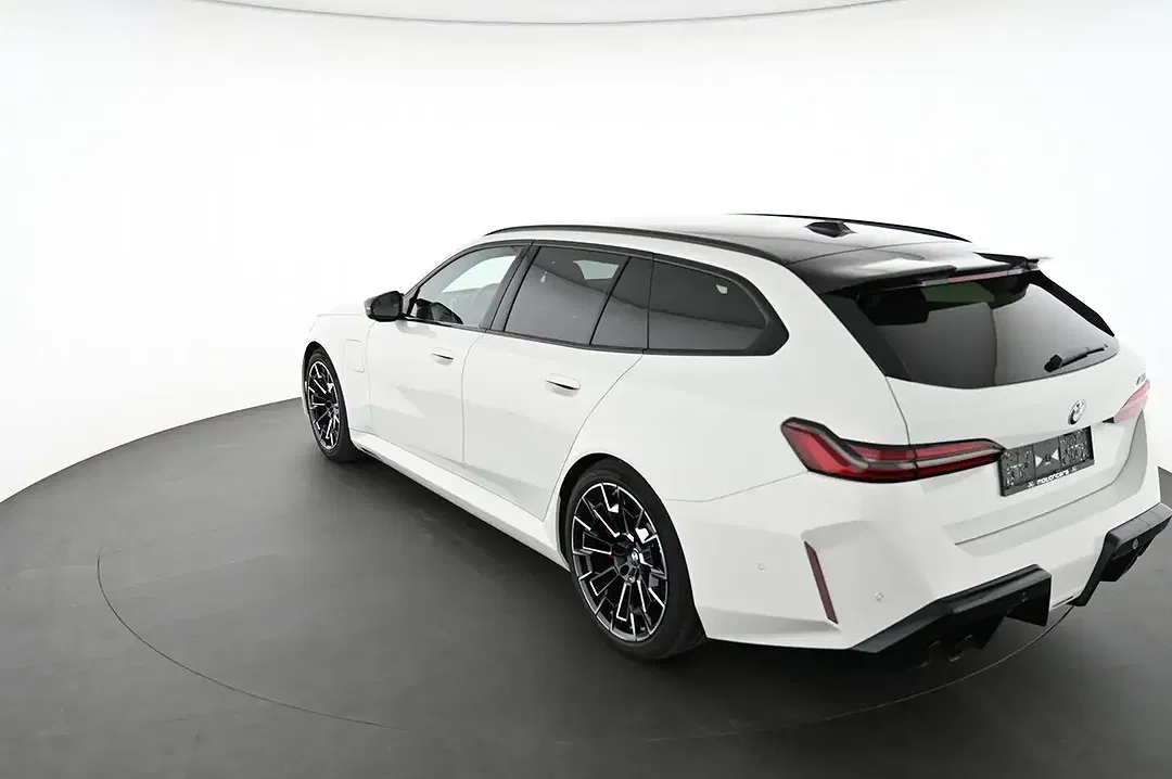 BMW M5 - Thumbnail 9
