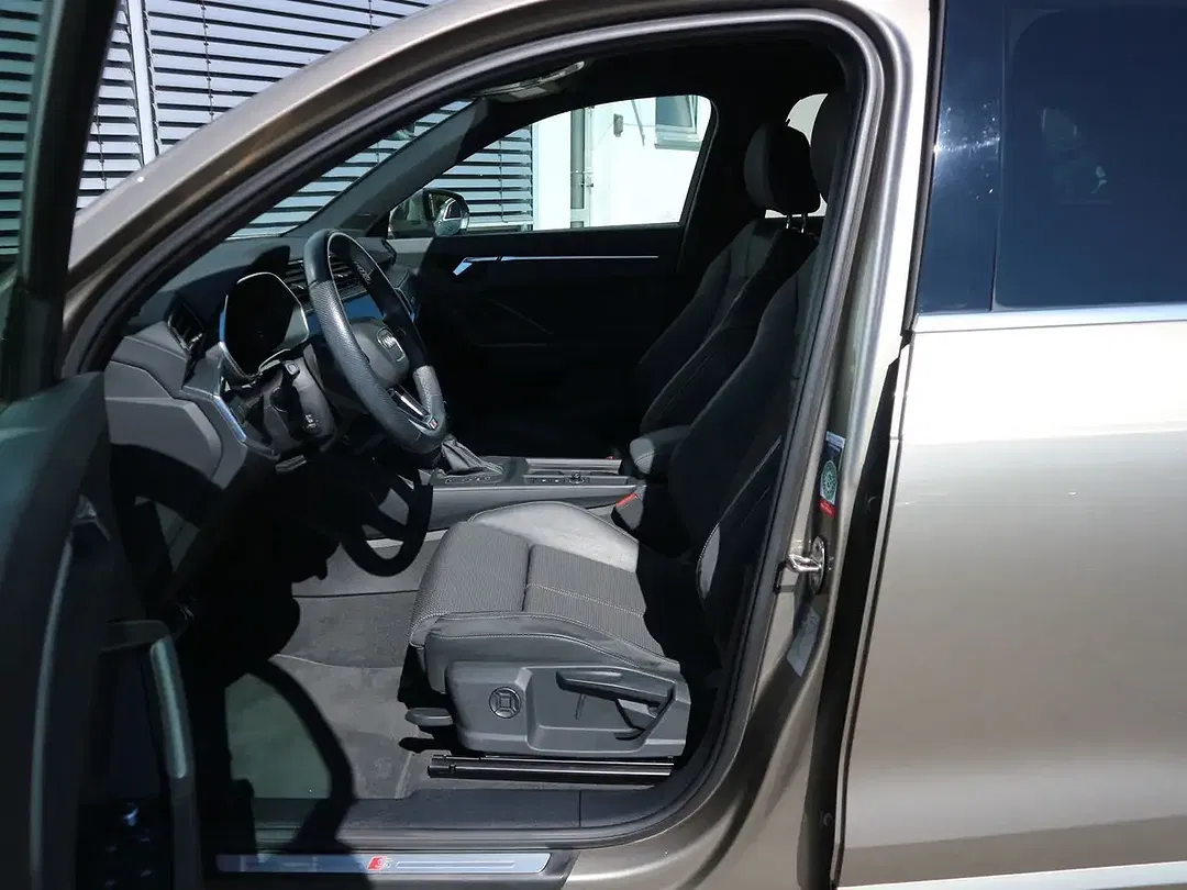 Audi Q3 45 TFSI e S line - Thumbnail 9