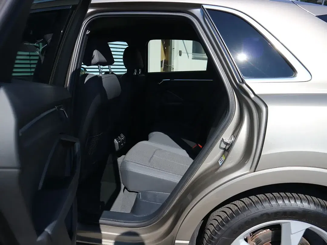 Audi Q3 45 TFSI e S line - Thumbnail 11
