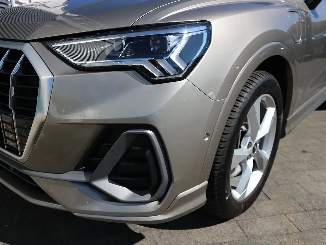 Audi Q3 45 TFSI e S line - Thumbnail 5
