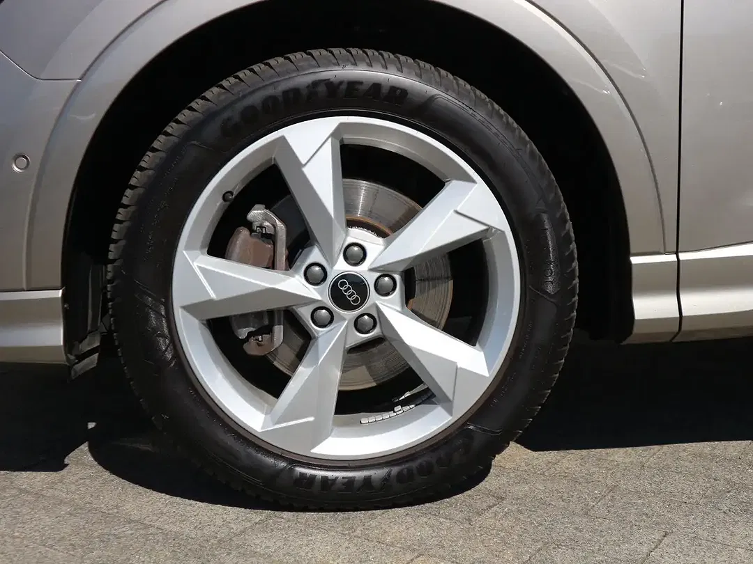 Audi Q3 45 TFSI e S line - Thumbnail 6